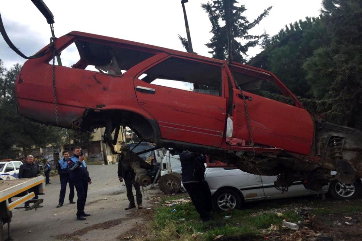 Hurda araçlar ortadan kaldırılıyor