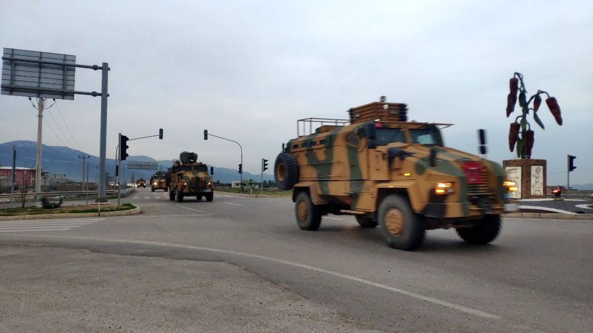 İdlib\'e zırhlı araç sevkiyatı
