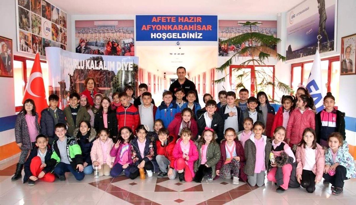 İlkokul öğrencileri afetler hakkında bilgilendirildi