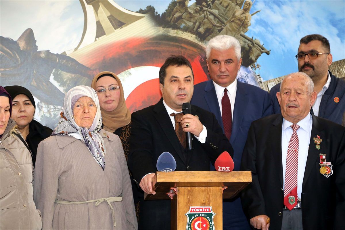 Kastamonu\'da şehit aileleri ve gazilerden Mehmetçiğe destek