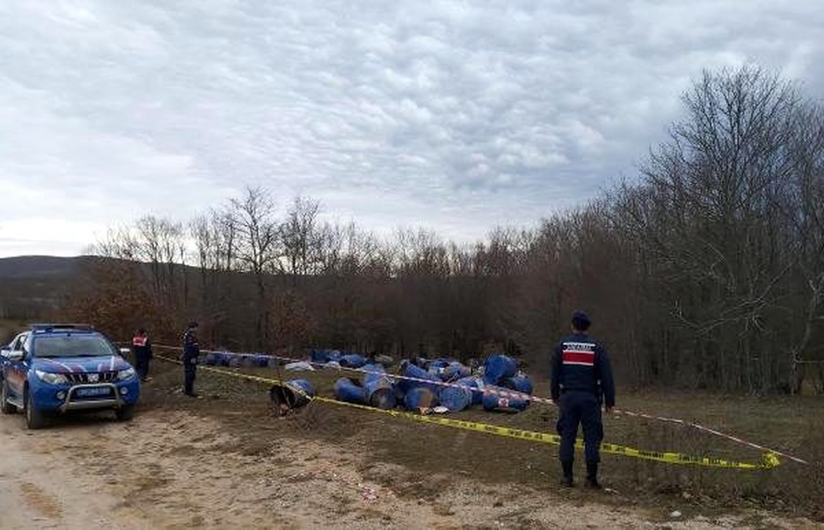 Kırklareli\'de çevreye atılan kimyasal varillerle ilgili 2 kişiye gözaltı