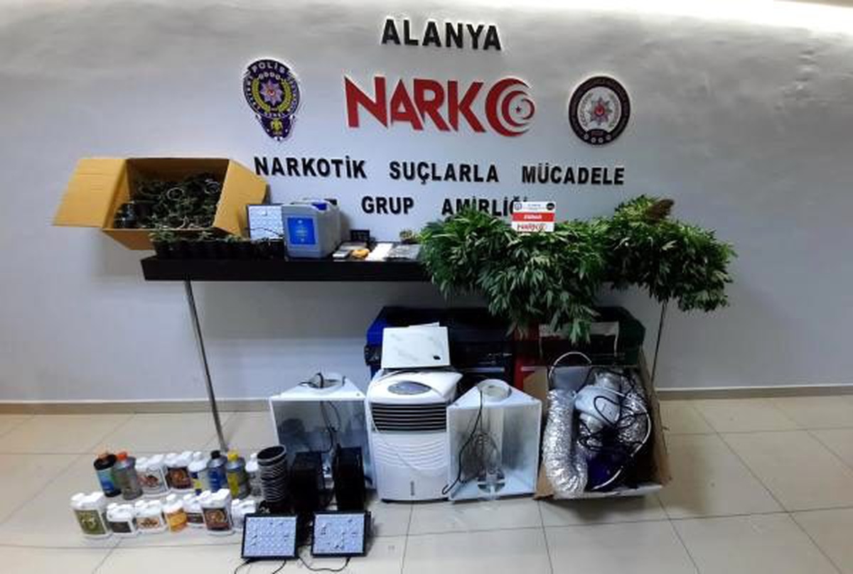 Lüks villayı uyuşturucu serasına çeviren İranlılar yakalandı
