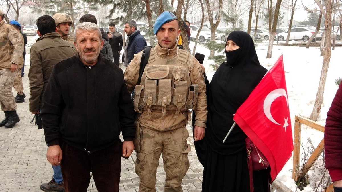 Mehmetçik \'Bahar Kalkanı Harekatı\'na uğurlandı