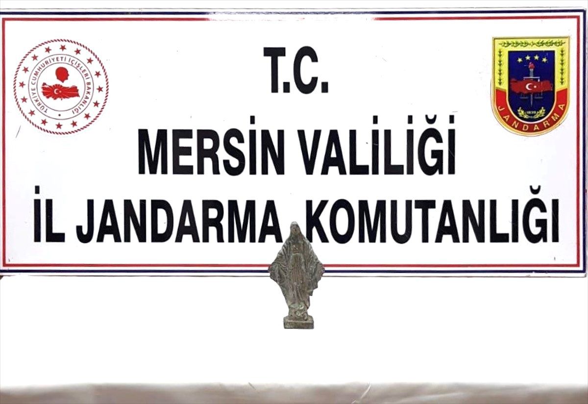 Mersin\'de tarihi eser operasyonunda "Meryem Ana" heykeli ele geçirildi