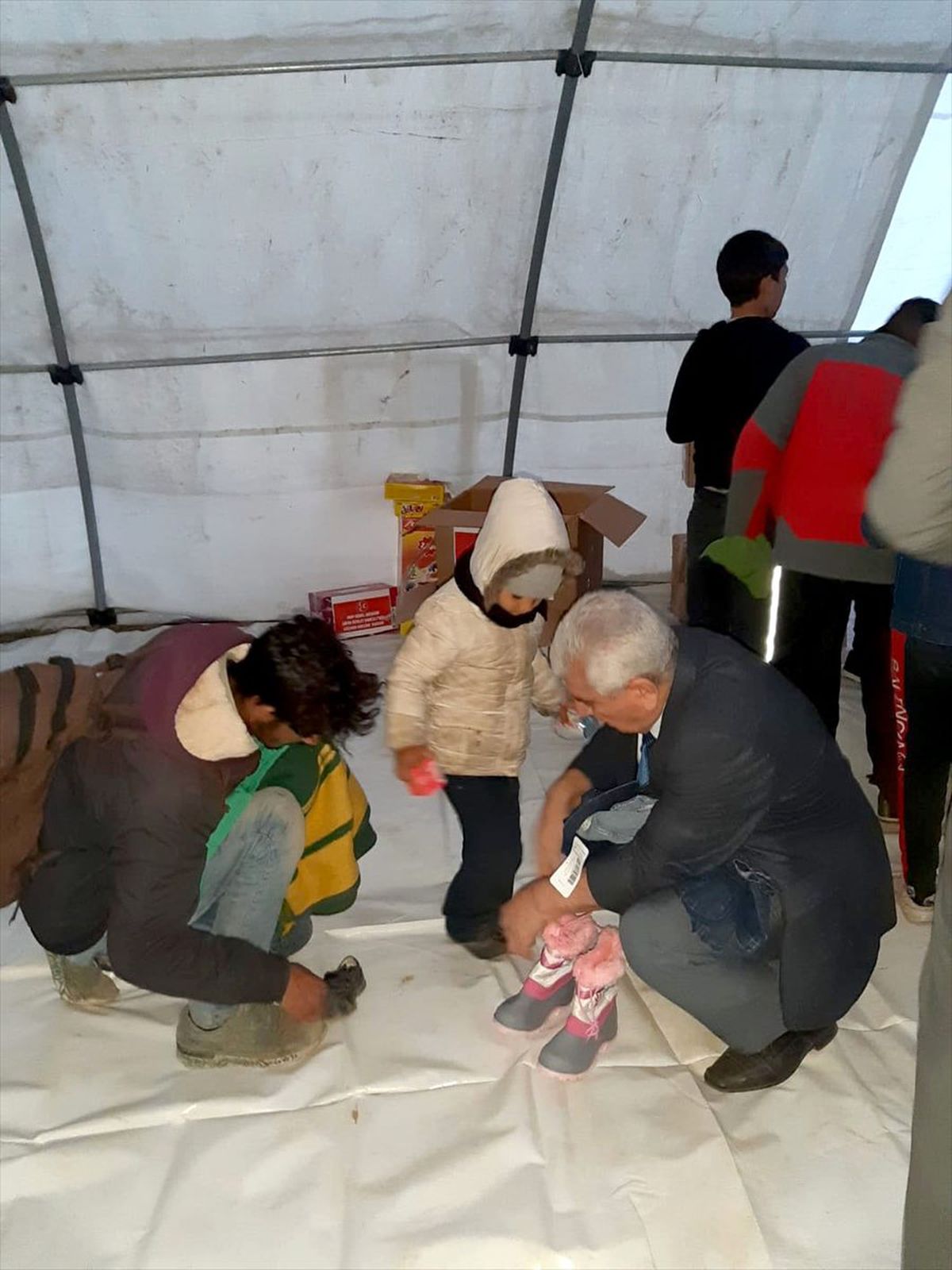 MHP\'nin sınır hattındaki "göçmen kreşi" faaliyete girdi