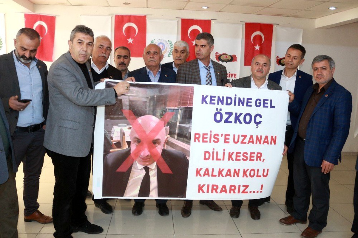 Muhtarlardan CHP Milletvekili Özkoç\'a şok tepki