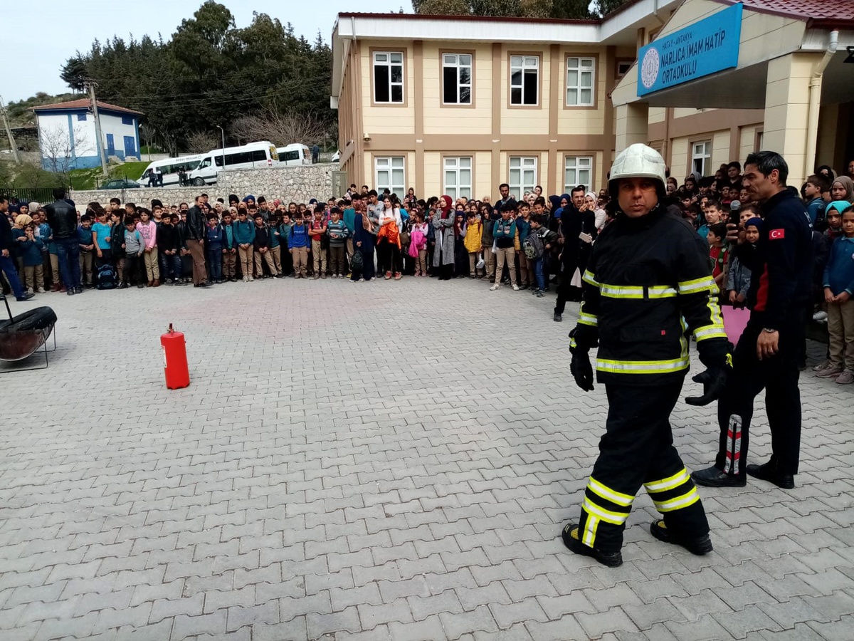 Öğrenciler büyükşehir ile bilinç kazanıyor