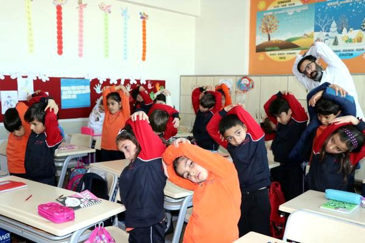 Öğrenciler, sağlıklı yaşam için her gün 5 dakika spor yapıyor