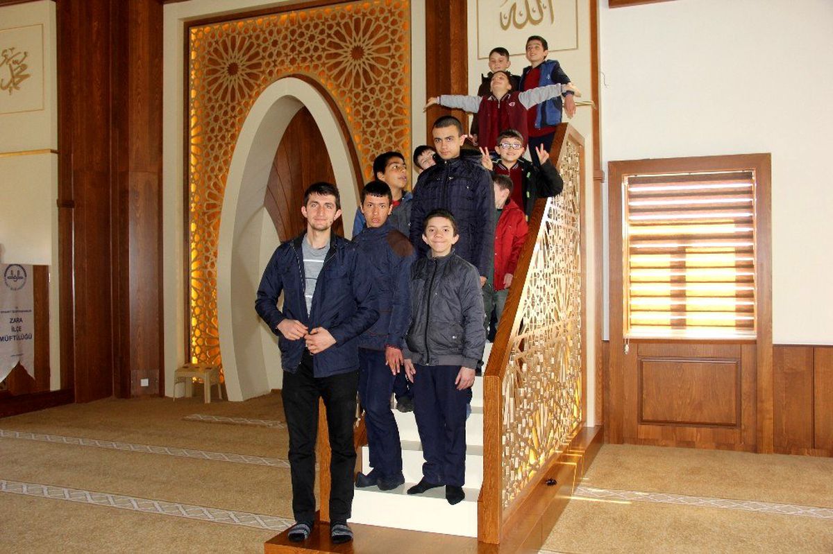 Özel eğitim öğrencileri camide buluştu
