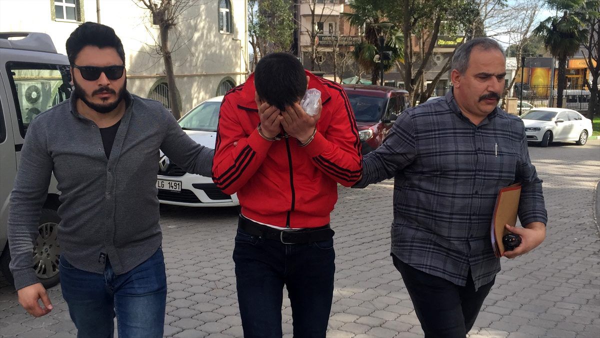 Samsun\'da bir kadının cep telefonunu çaldığı öne sürülen şüpheli yakalandı
