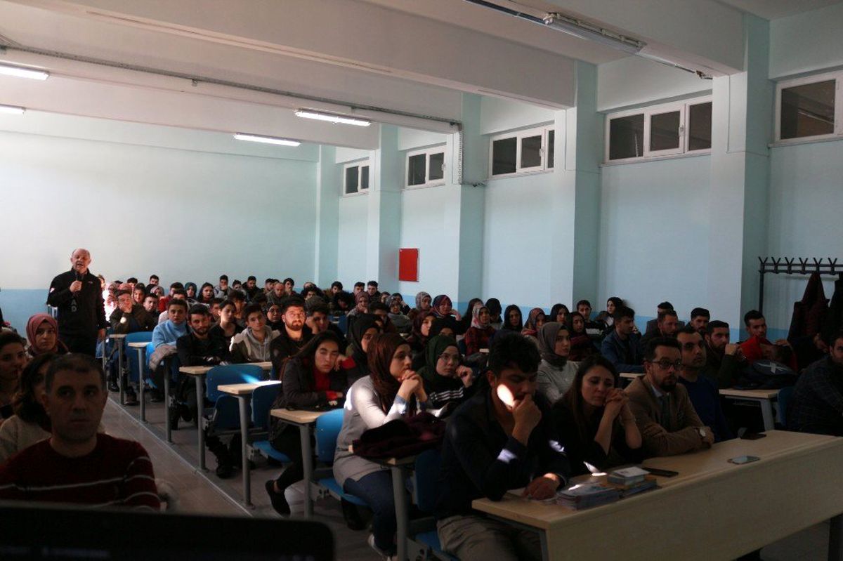Sarıkamış\'ta üniversite öğrencilerine AFAD bilinci eğitimi