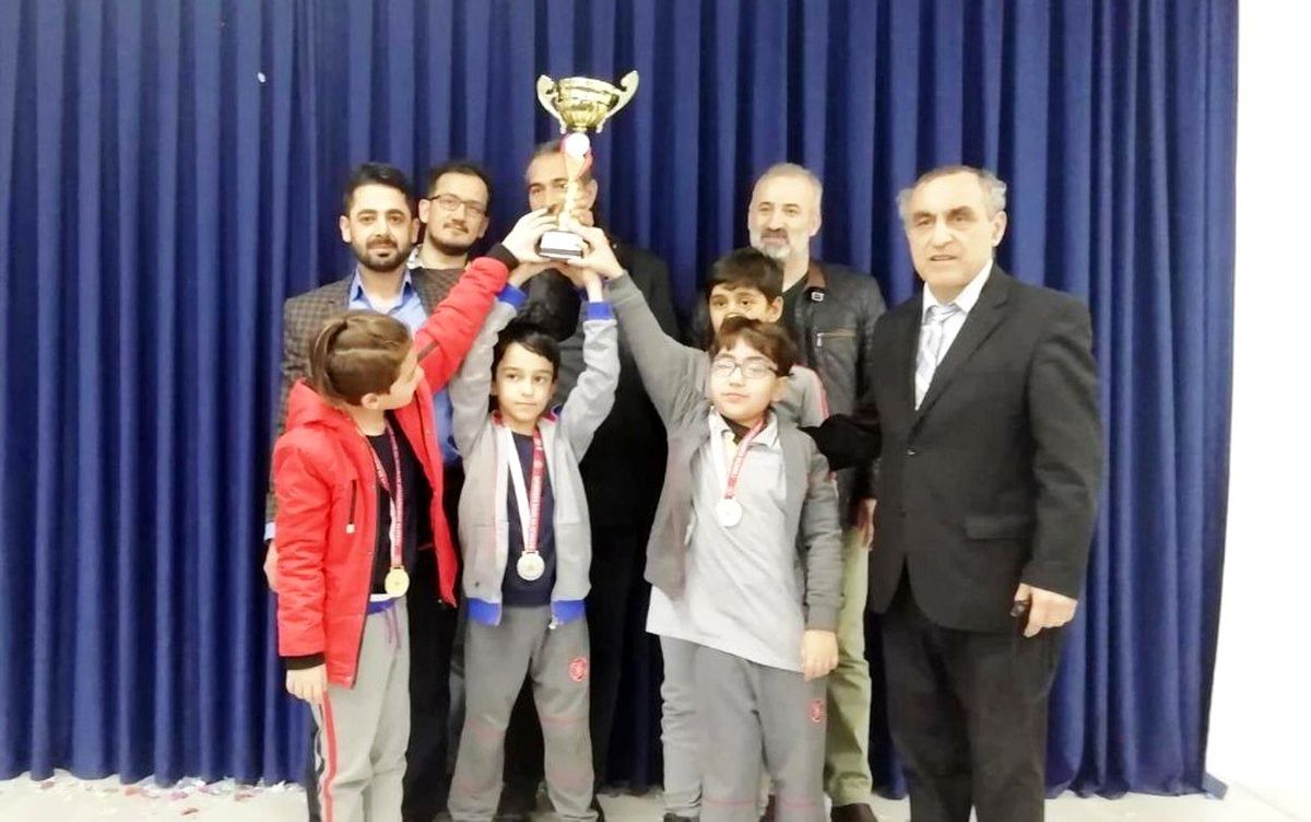 Satrançta 69 takım arasından il birincisi oldular