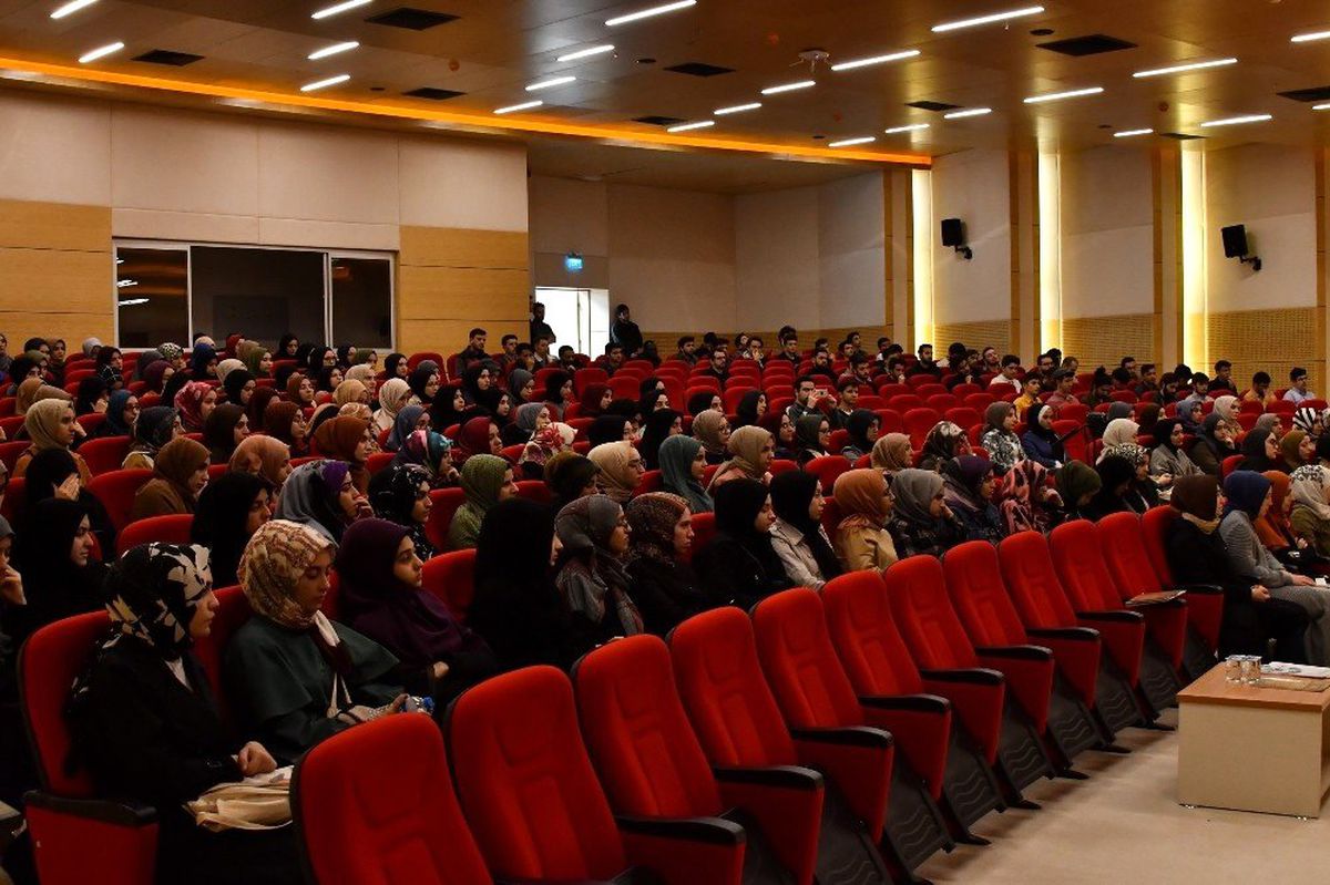 SAÜ\'de, İdlib\'de şehit düşen askerler için anma törenleri düzenlendi