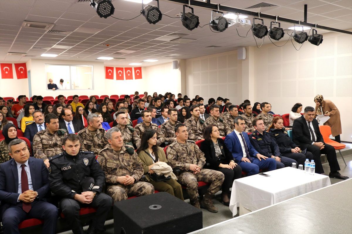 Şehit Nihat Akbaş\'ın ismi Gölbaşı Anadolu Lisesi\'nde bir sınıfa verildi