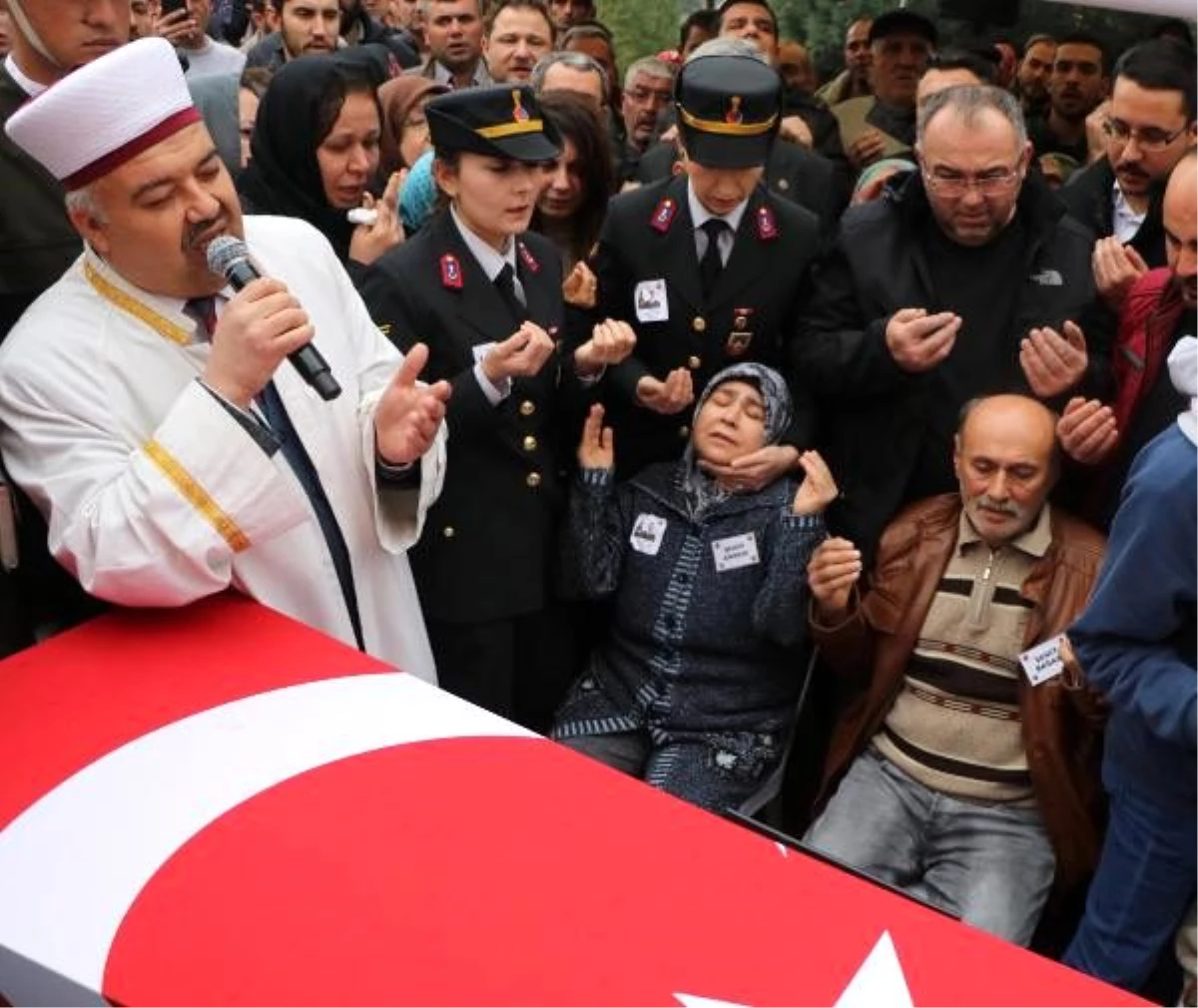 Şehit Uzman Onbaşı Akman\'ın cenazesi, Denizli\'ye getirildi