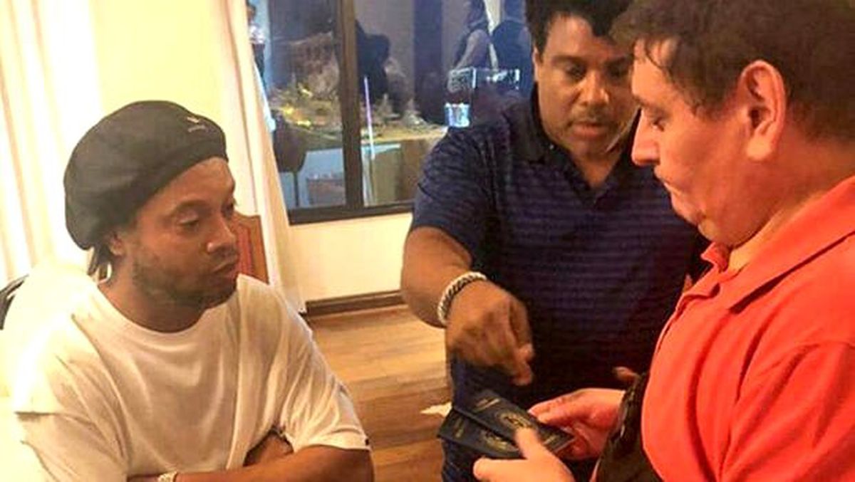 Son dakika: Ronaldinho ve kardeşi gözaltında!