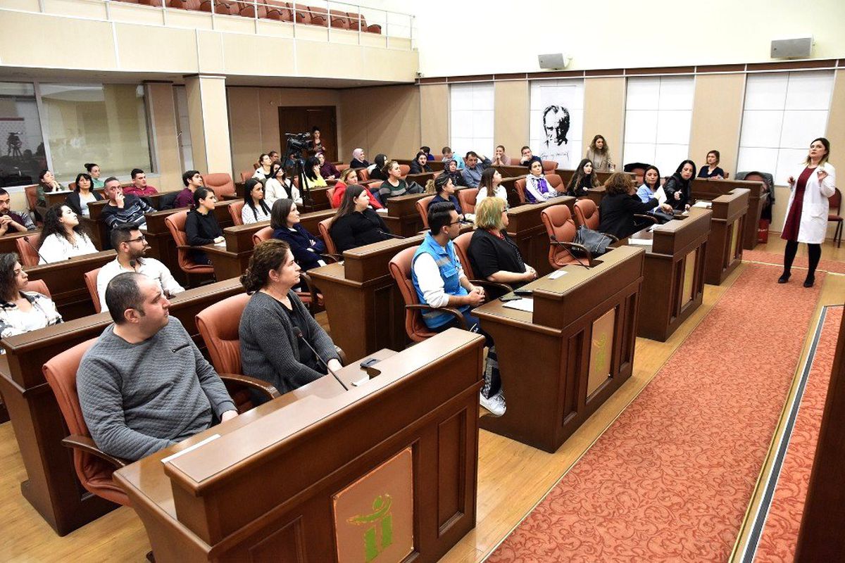 Tepebaşı personeli koronaya karşı bilgilendirildi