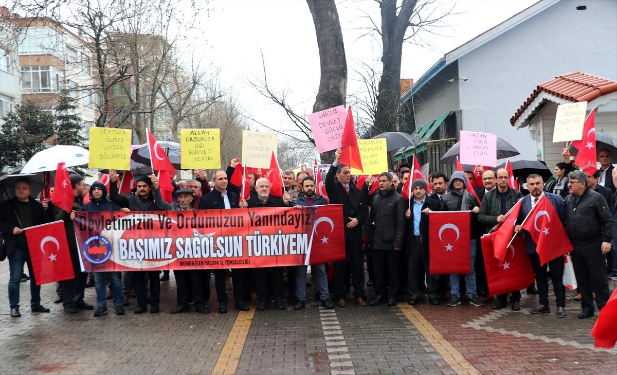 Türkiye Mehmetçik için tek yürek oldu
