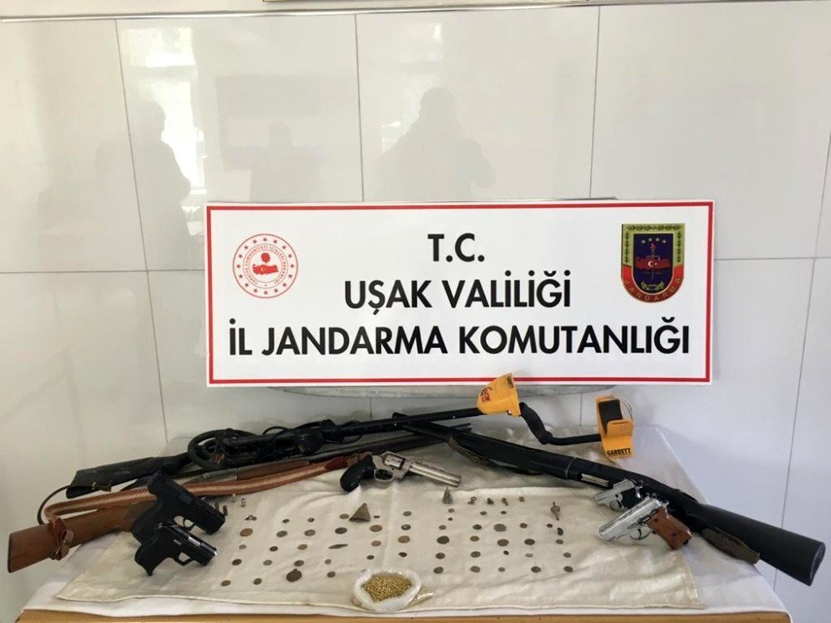 Uşak\'ta tarihi eser kaçakçılarını jandarma yakaladı