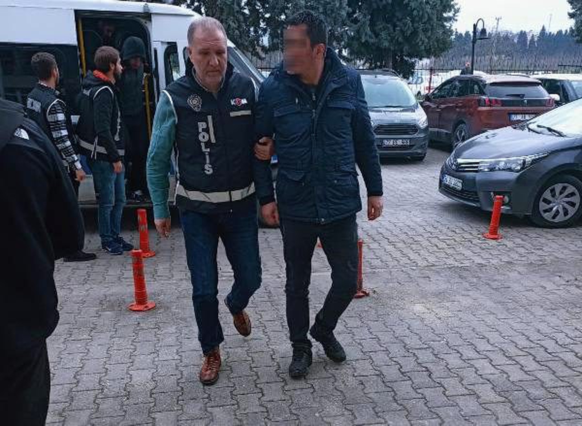 Yalova Belediyesi\'ndeki \'zimmet\' soruşturmasında 5 şüpheli adliyede