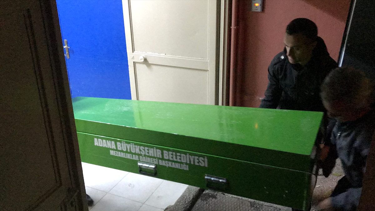 Adana\'da tek katlı evde çıkan yangında 4 yaşındaki çocuk hayatını kaybetti