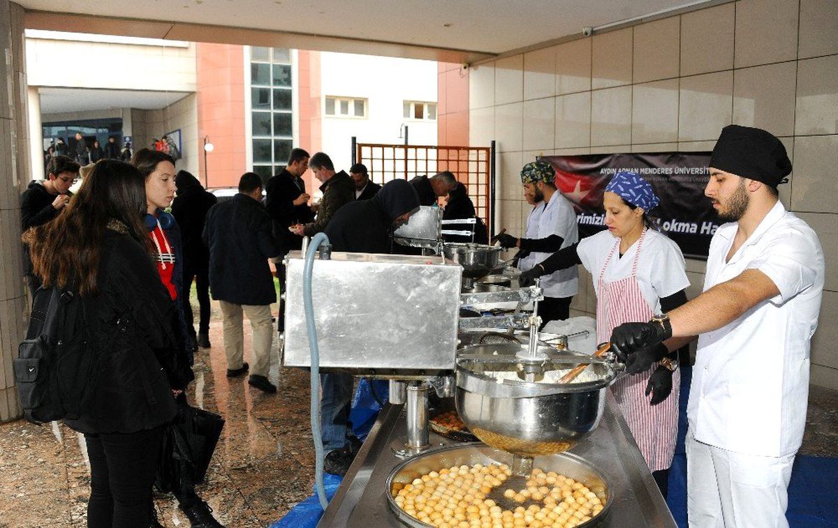 ADÜ\'de İdlib şehitleri hayrına lokma döküldü