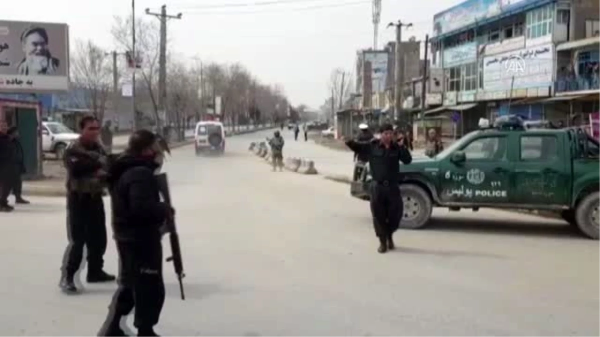 Afganistan\'da siyasi liderlerin katıldığı anma törenine bombalı saldırı - KABİL