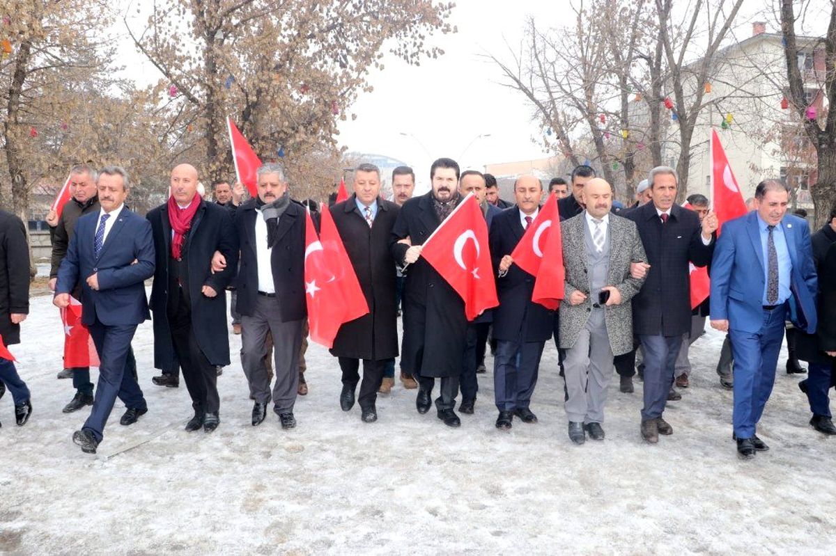 Ağrılılar İdlib şehitleri için yürüdü