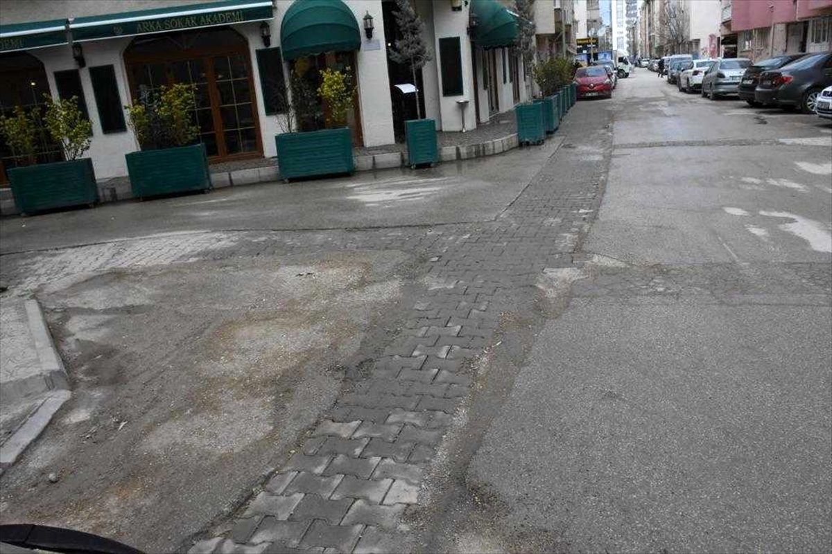 AK Parti Tepebaşı İlçe Başkanı Çizmelioğlu\'dan "bozuk yol tamiratı" eleştirisi