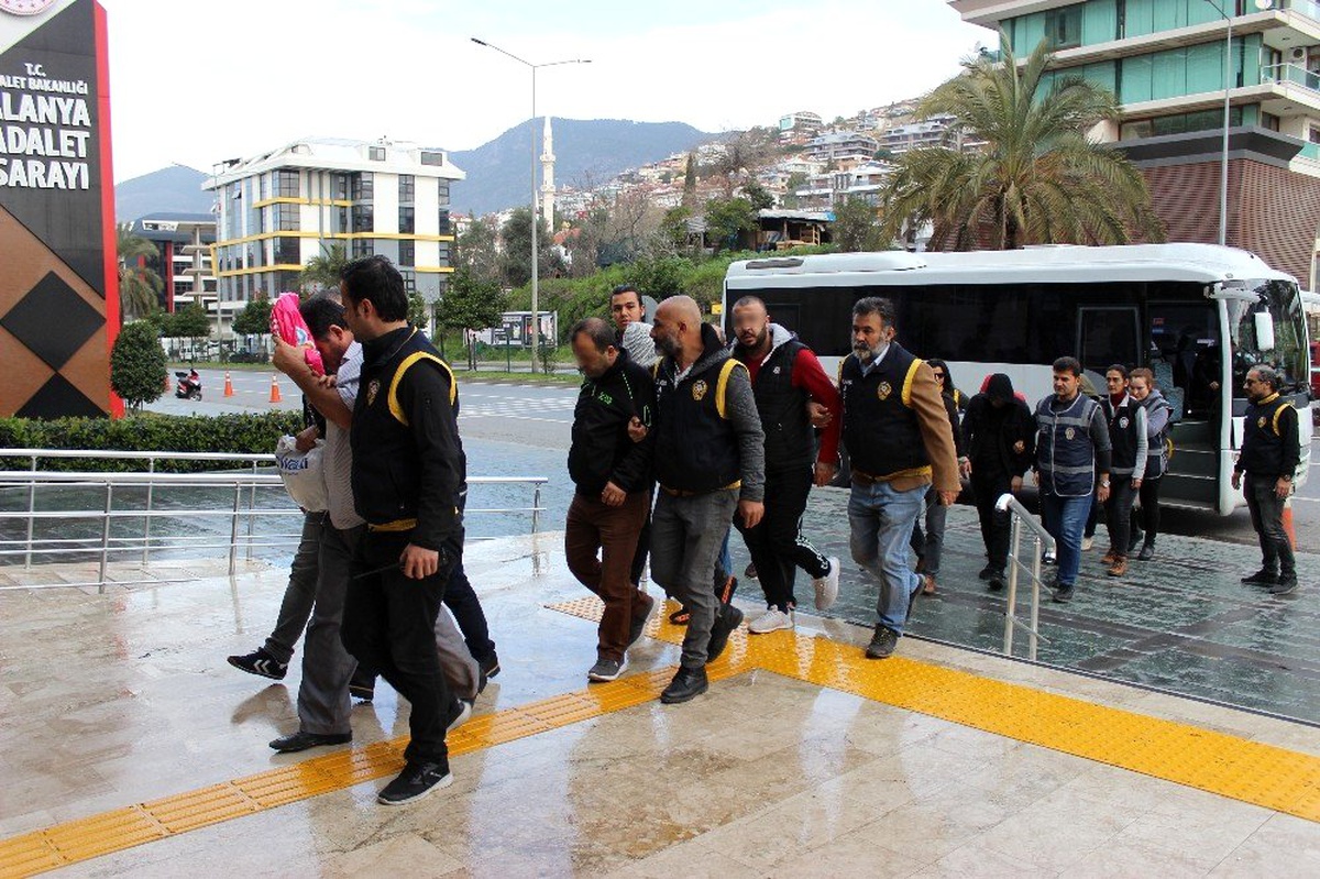 Alanya\'da fuhuş çetesi operasyonunda 7 tutuklama