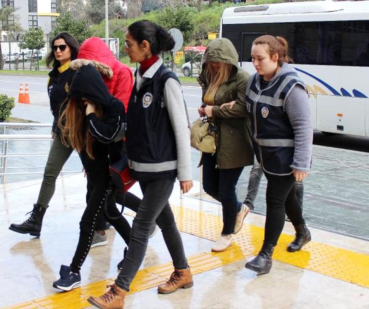 Alanya\'da yakalanan fuhuş şüphelileri adliyede