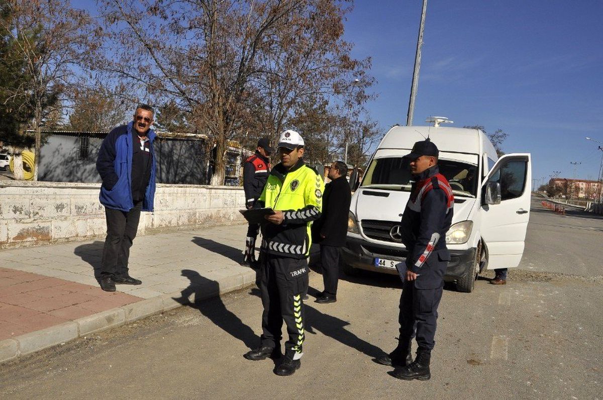 Arguvan\'da servis araçlarına sıkı denetim