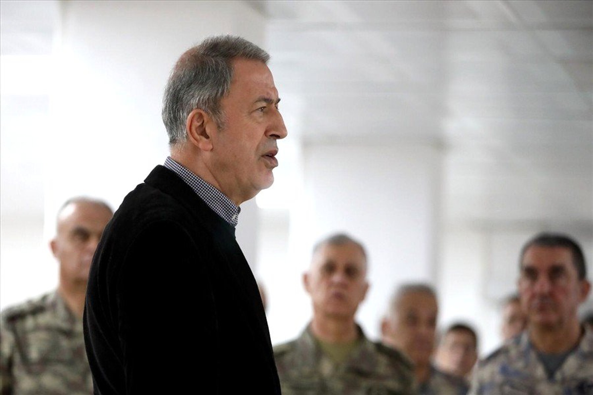 Bakan Akar ve komutanlar sınırın sıfır noktasında