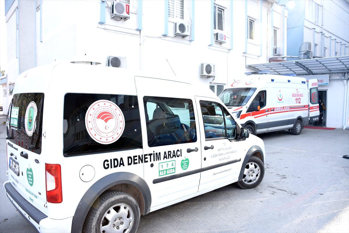 Bartın\'da gıda zehirlenmesi şüphesiyle 107 öğrenci hastaneye kaldırıldı