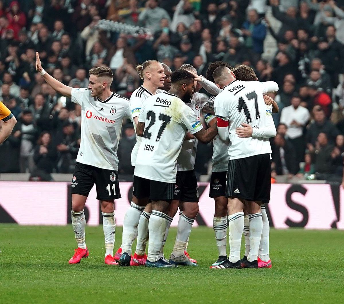 Beşiktaş derbi öncesi moral depoladı