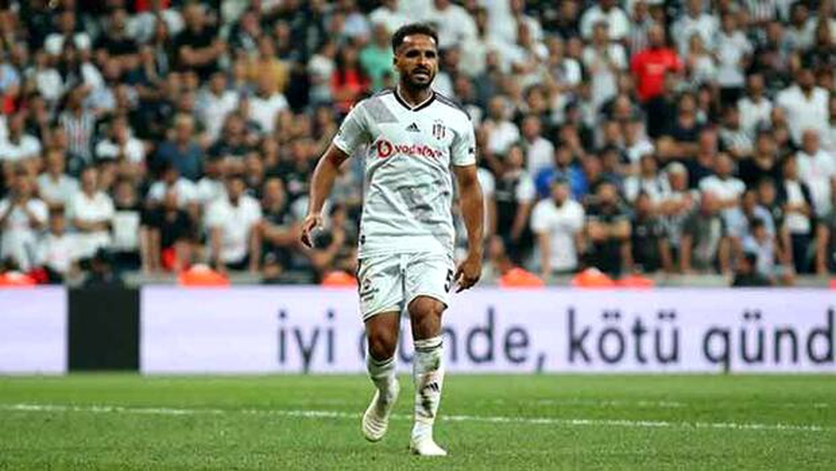 Beşiktaş\'ta Douglas depremi! Sezonu kapattı