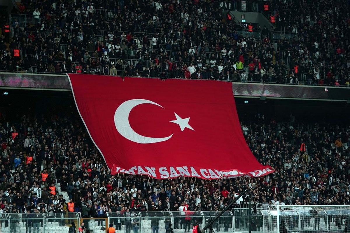 Beşiktaş taraftarından Mehmetçiğe destek