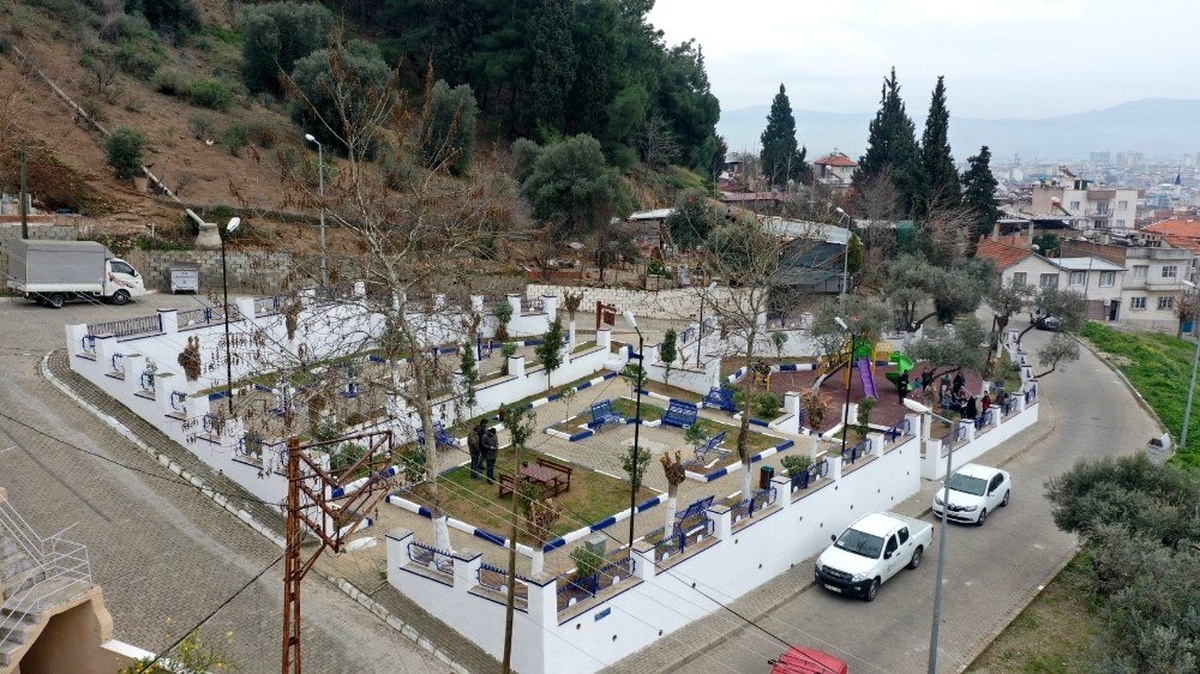 Büyükşehir Efeler\'deki Tralles Parkı\'nı yeniledi