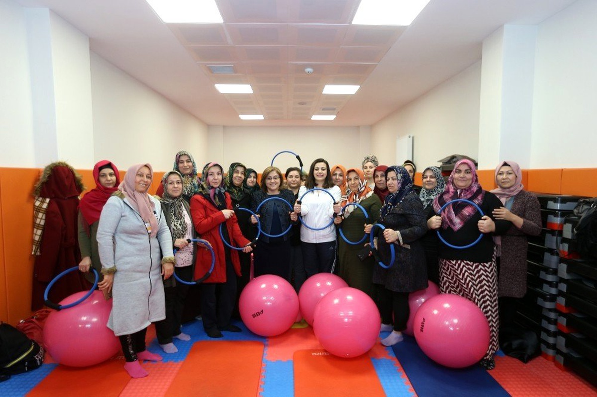 Büyükşehir\'in kadınlara yönelik projeleri göz dolduruyor