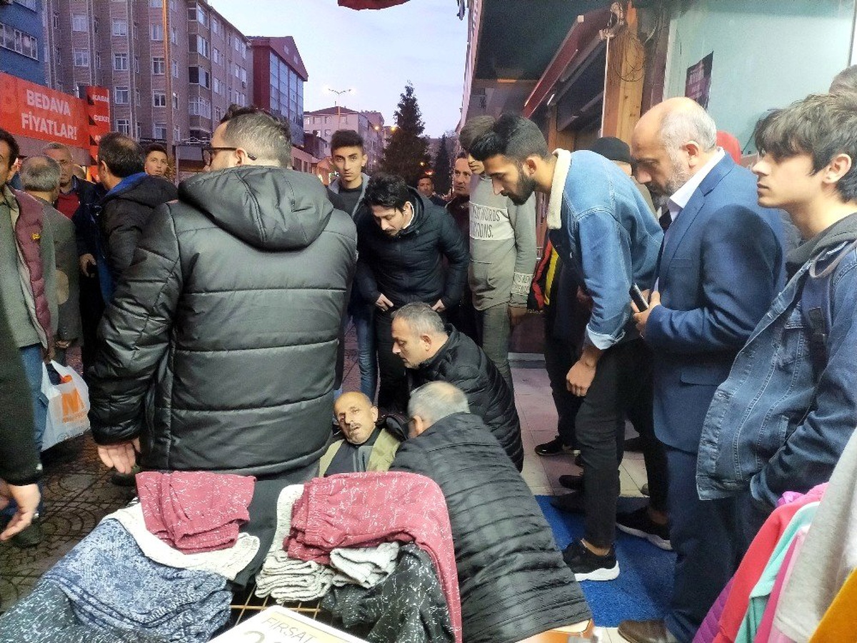 Cadde ortasında husumetlisine kurşun yağdırdı