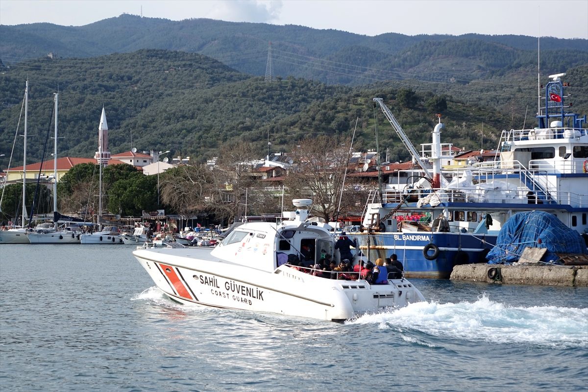 Çanakkale\'de deniz yolunu kullanmak isteyen sığınmacılar kara sınırına yönlendirildi