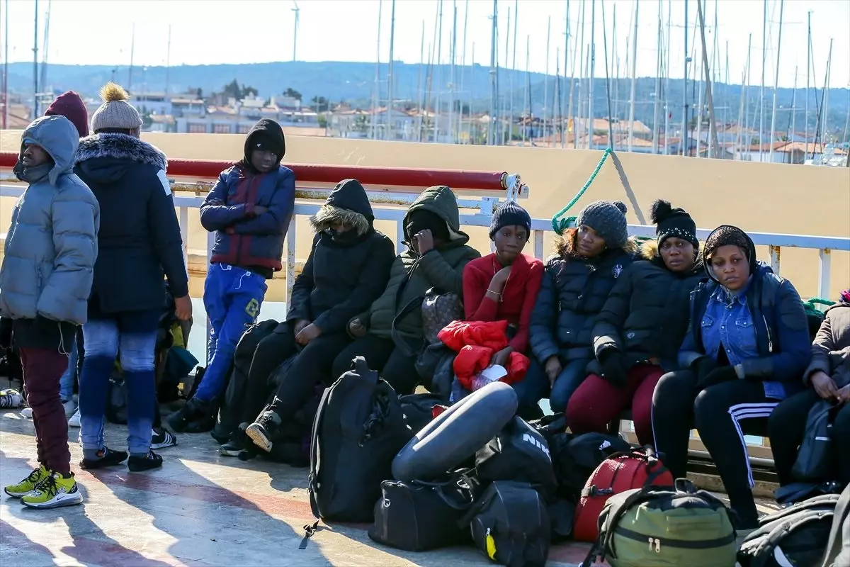 Çeşme açıklarında yardım isteyen 75 sığınmacı kurtarıldı