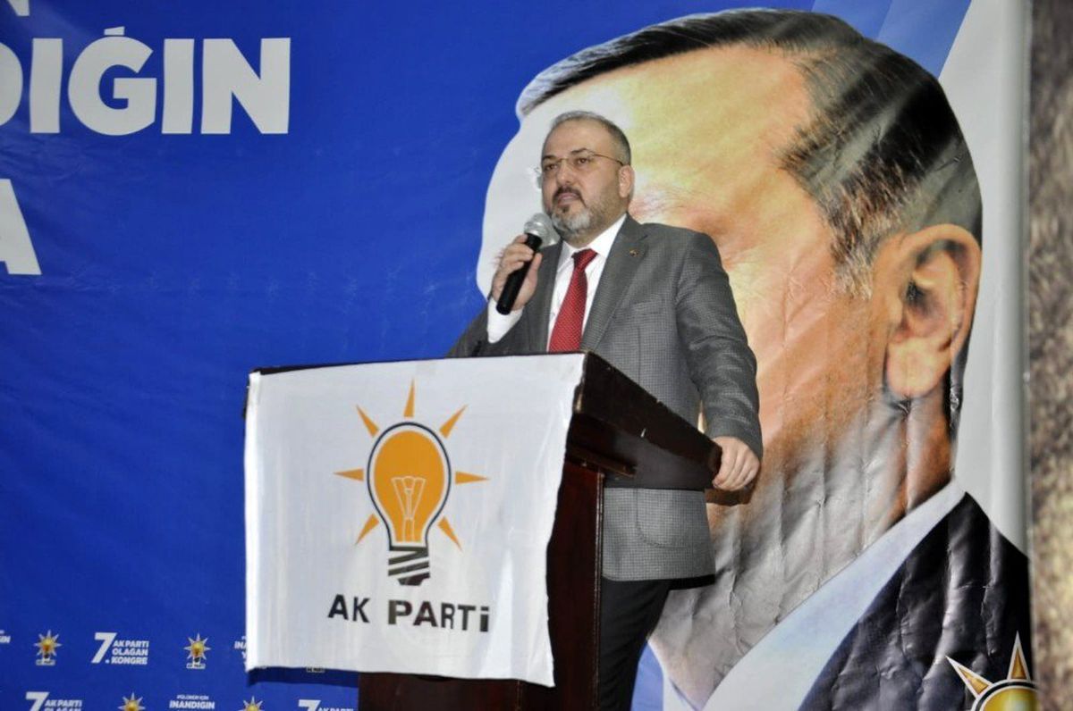 CHP\'li Özkoç\'a tepki gösteren AK Partili Tek: "Zillet ittifakının palyaçosu"