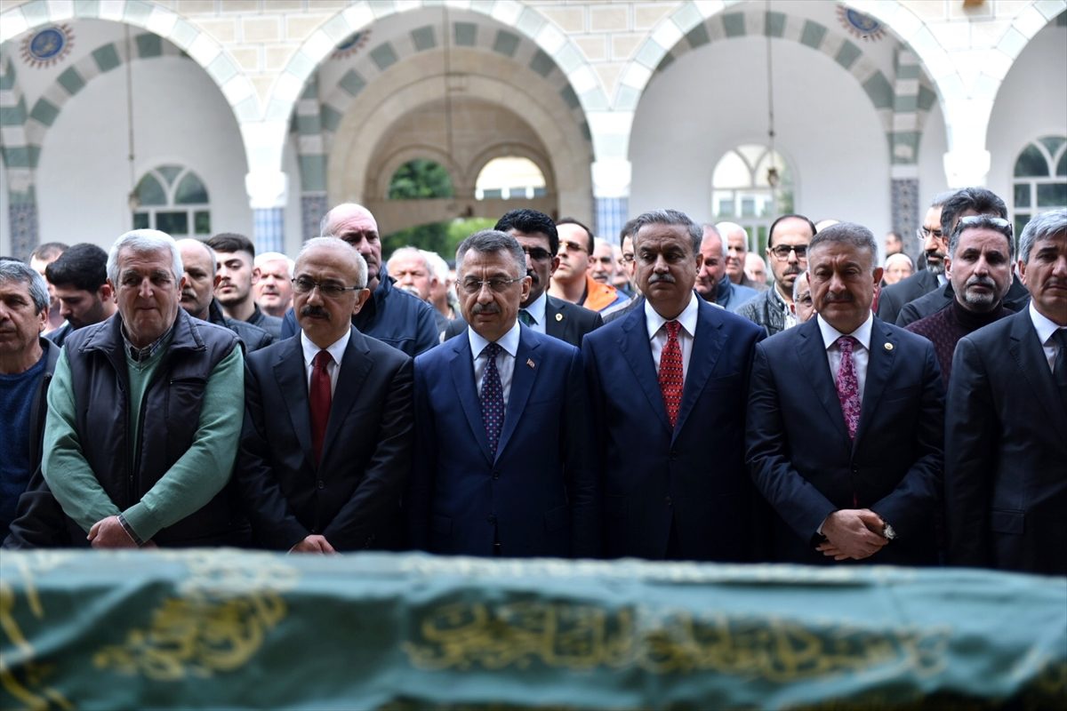 Cumhurbaşkanı Yardımcısı Fuat Oktay, Mersin\'de esnafı ziyaret etti