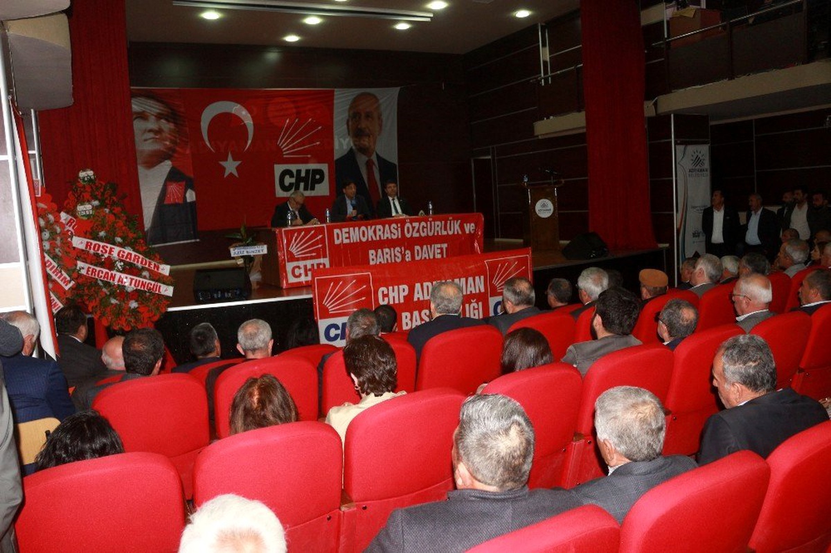 \'Demokrasi ve hukuk\' konulu konferans düzenlendi