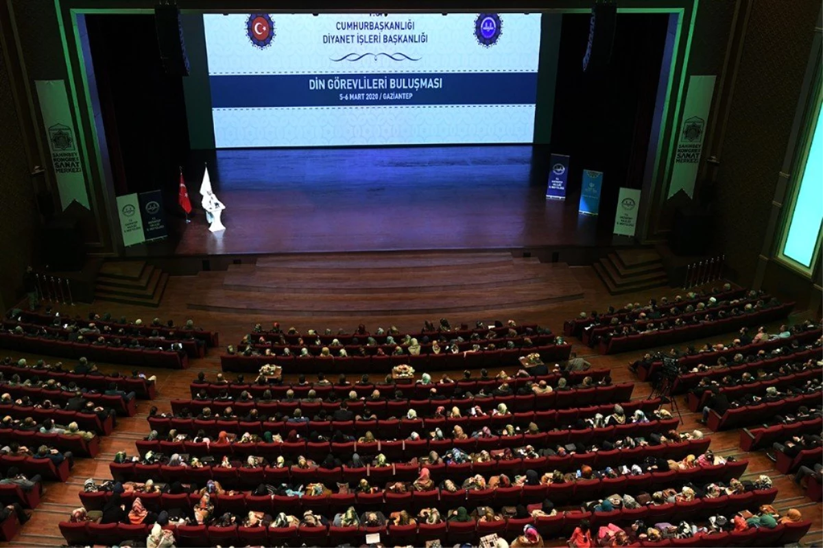 Diyanet İşleri Başkanı Erbaş: "İslam\'a ve insanlığa hizmet için çalışmak, onurlu bir görevdir"