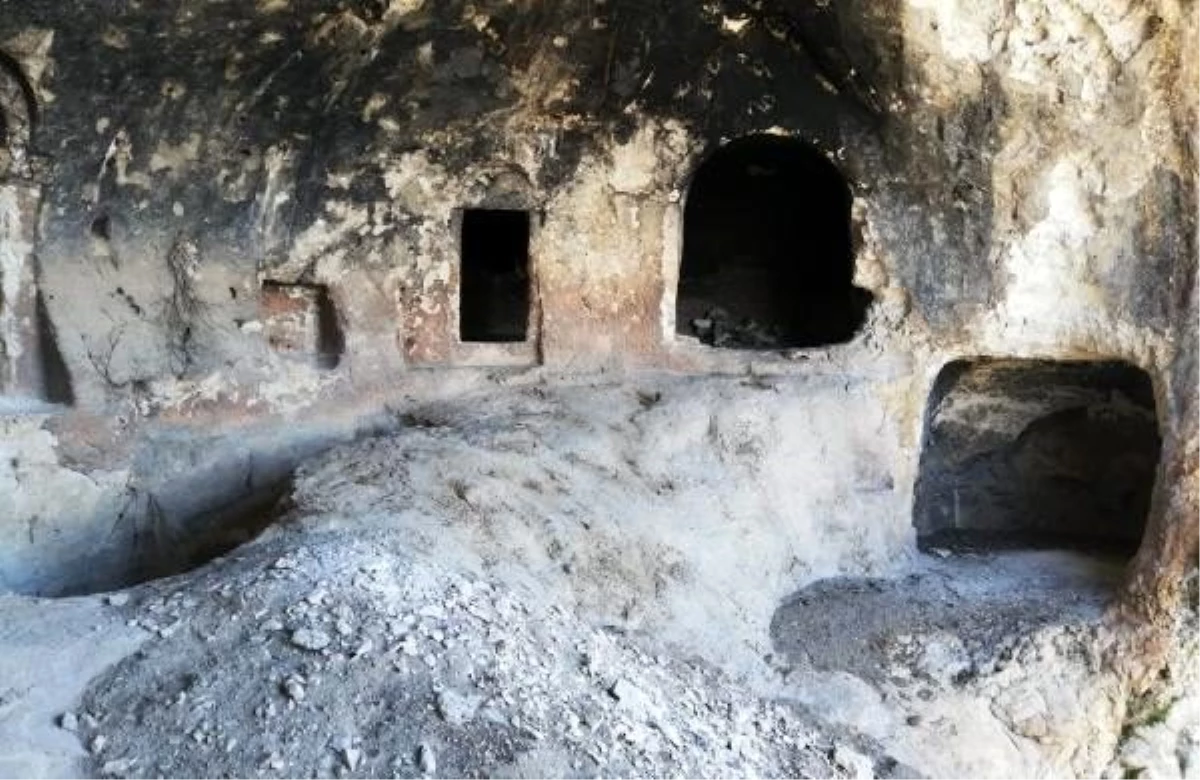Diyarbakır\'da teröristlerin işkence için kullandıkları mağara imha edildi