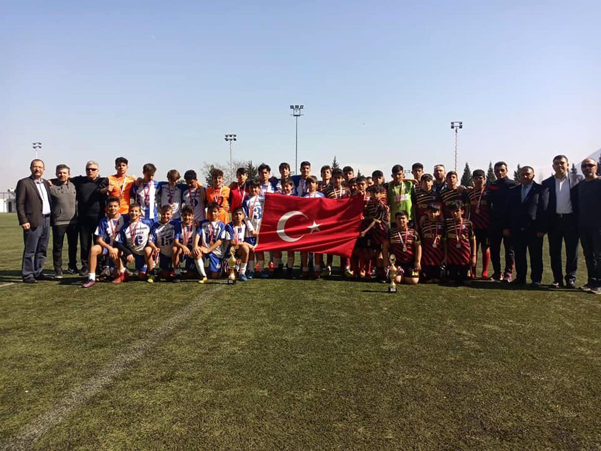 Futbolda şampiyonun adı değişmedi