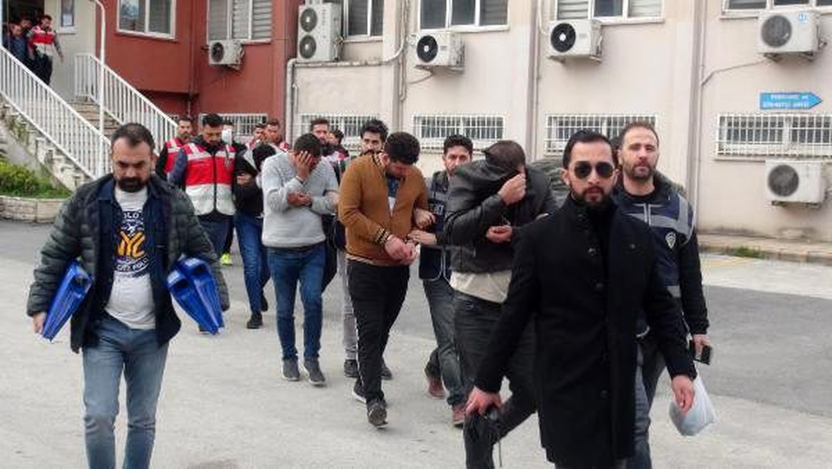 Hatay\'daki fuhuş operasyonunda 21 şüpheli adliyede