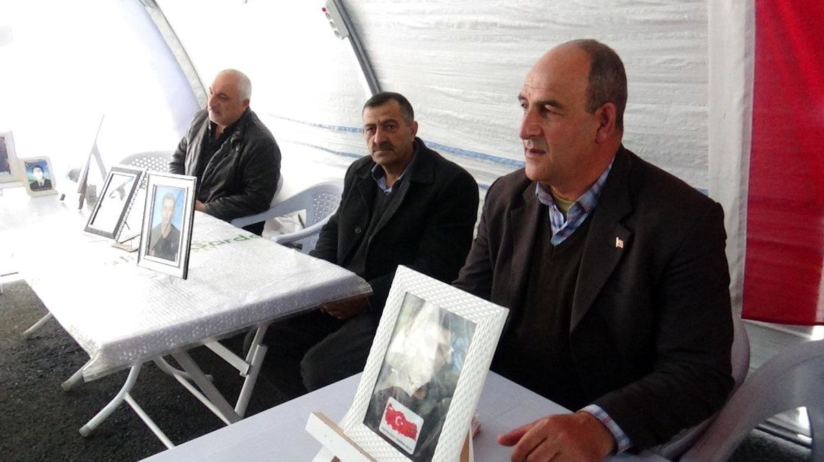 HDP önündeki ailelerin evlat nöbeti 186\'ncı gününde